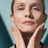 The Lifting Firming Serum la mer model