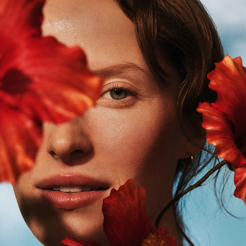 irene forte HIBISCUS SERUM  model