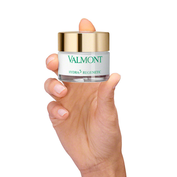 valmont Hydra 3 Regenetic Cream hand